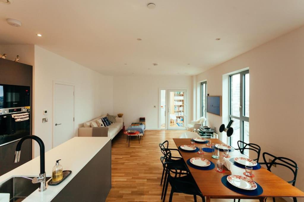 3 Bedroom Penthouse With Terrace And Skyline In Battersea Londres Extérieur photo